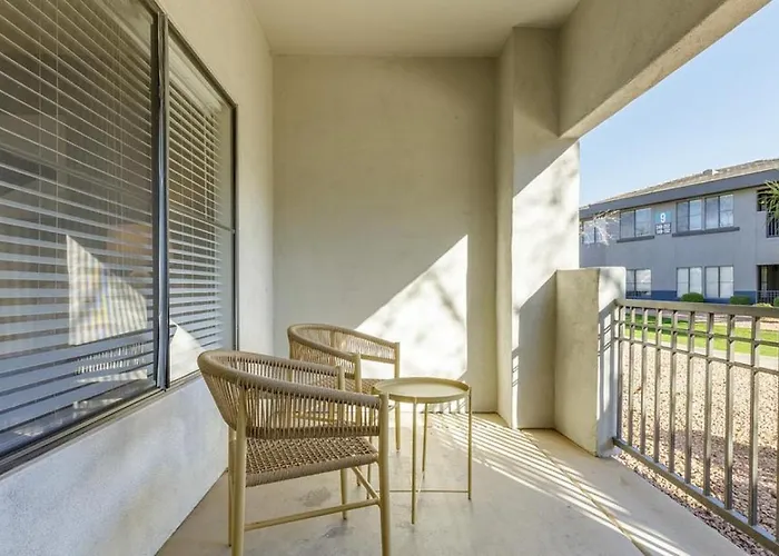 Landing - Modern With Amazing Amenities